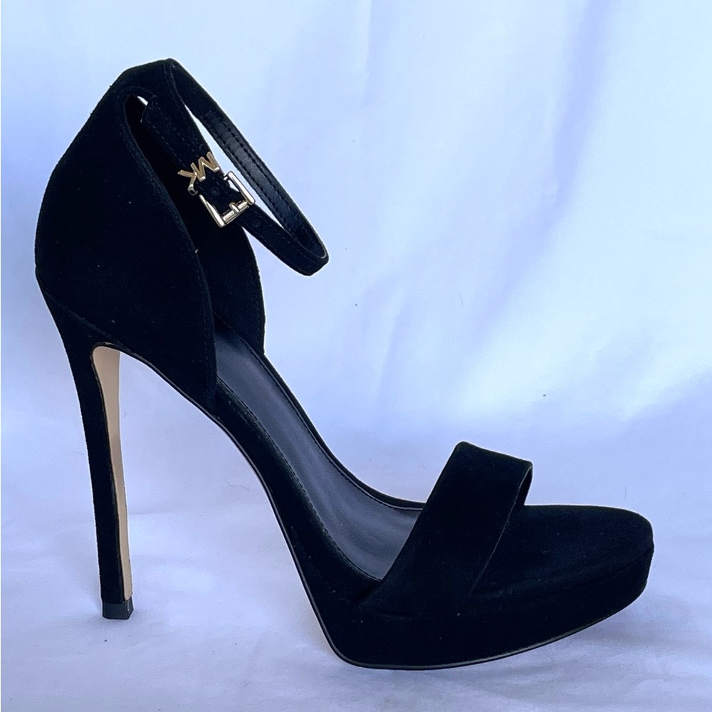MICHAEL KORS JORDYN HIGH HEELED SANDALS. NWT. BLACK SUEDE. SIZE 6